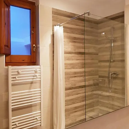 Fira Apartment