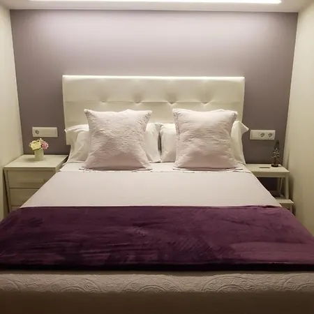 Fira Apartment *