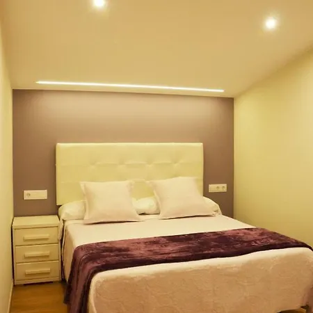 Fira Apartment *